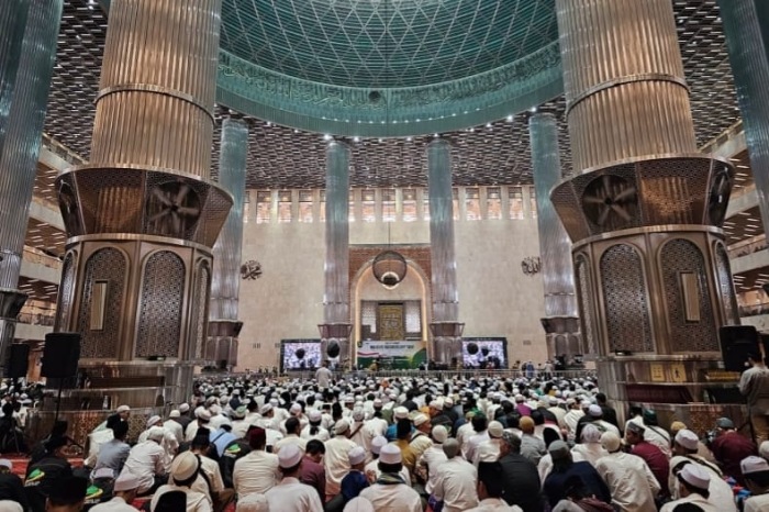 Sejak sore hari jemaah sudah memadati Masjid Istiqlal, (Dok. Aji Rizki
Mewantara)