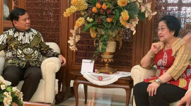 Ketua Umum PDI Perjuangan Megawati Soekarnoputri bersama Ketua Umum Partai Gerindra, Prabowo Subianto. (Instagram.com/@presidenmegawati)

