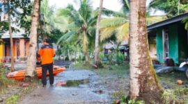 Luapan air yang merendam pemukiman warga, sedikitnya wilayah 3 RT, di Desa Bantarsari, kecamatan Bantarsari, Kabupaten Cilacap mulai surut, Sabtu (2/3/2024). (Dok. BPBD Kabupaten Cilacap)