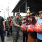 Kepala BNPB Letjen TNI Suharyanto mengunjungi lokasi terdampak banjir di Kabupaten Kendal. (Dok. BNPB)