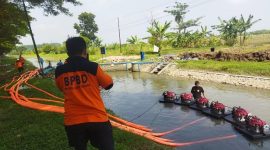 Tim gabungan penanganan darurat banjir Demak masih terus melakukan giat pemompaan. (Dok. BNPB)